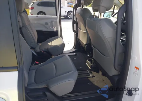 2025 Toyota Sienna Xle 8 Passenger z USA, uszkodzony, nr VIN 5TDYRKECXSS238493